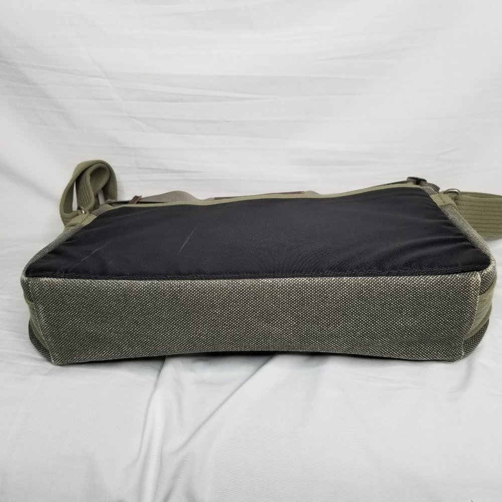 Think Tank Photo Retrospective Laptop Case 15L - Picture 6 of 16